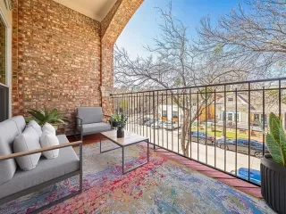 Photo #2: 21193899 Listing