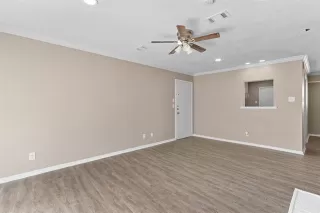 Photo #6: 21193927 Listing