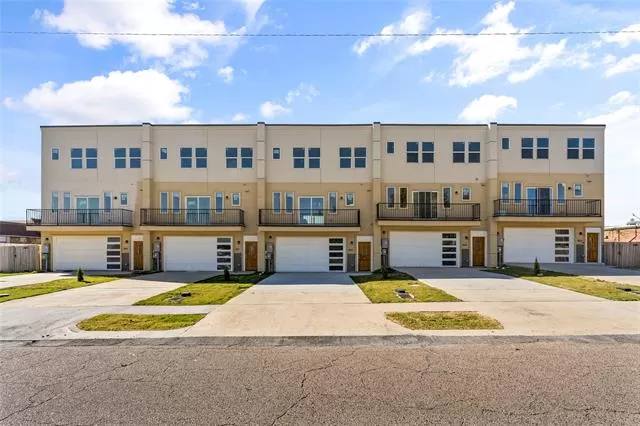 MLS: 21194338 Condo For Sale