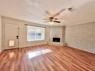 Photo #3: 21194588 Listing