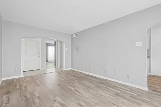 Photo #6: 21194735 Listing