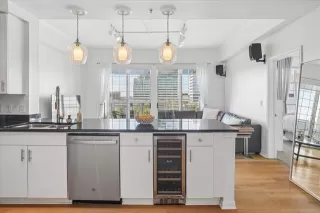 Photo #6: 21194771 Listing