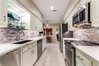 Photo #6: 21194906 Listing