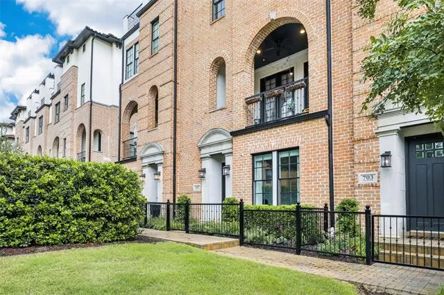 MLS: 21194924 Condo For Sale