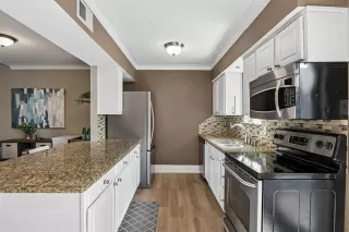 Photo #3: 21195278 Listing