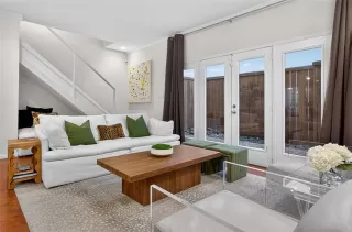 Photo #3: 21195356 Listing