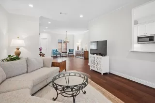 Photo #6: 21195371 Listing 