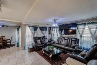 Photo #2: 21195640 Listing