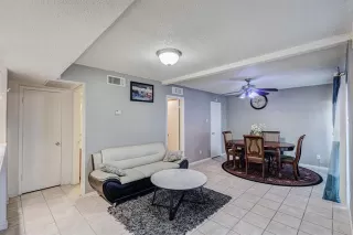 Photo #4: 21195640 Listing