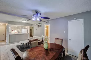 Photo #5: 21195640 Listing