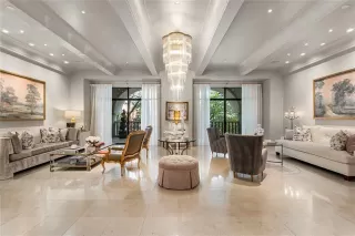 Photo #4: 21195654 Listing