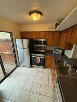 Photo #4: 21195851 Listing