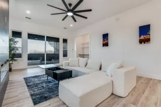 Photo #4: 21196259 Listing