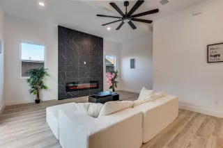 Photo #5: 21196259 Listing