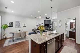 Photo #4: 21196473 Listing 