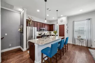 Photo #6: 21196473 Listing 