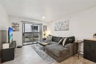 Photo #6: 21196540 Listing