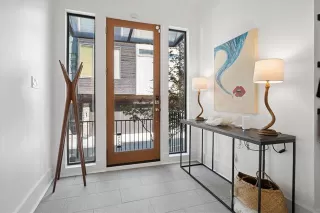 Photo #5: 21196659 Listing