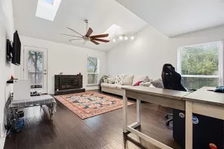 Photo #4: 21196831 Listing