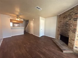 Photo #2: 21196876 Listing