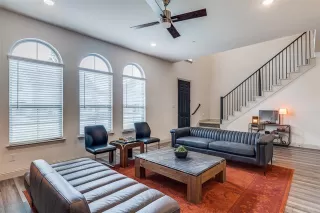 Photo #6: 21197230 Listing