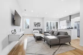 Photo #5: 21197693 Listing 