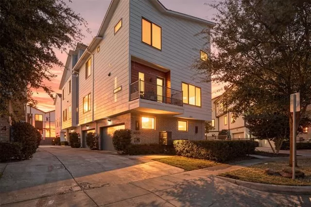 MLS: 21198062 Condo For Sale