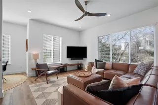 Photo #4: 21198062 Listing 