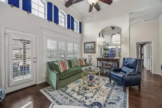 Photo #4: 21198104 Listing