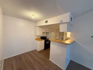 Photo #2: 21199108 Listing 