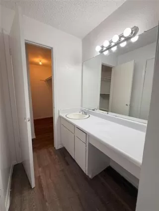 Photo #5: 21199108 Listing 