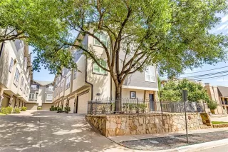 Photo #2: 21199272 Listing 