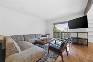 Photo #2: 21199561 Listing