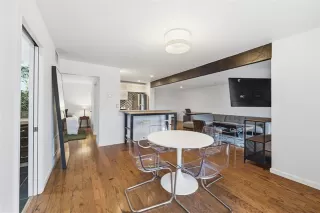 Photo #5: 21199561 Listing