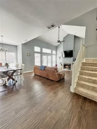 Photo #2: 21199784 Listing 