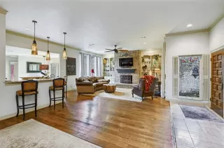 Photo #4: 21199867 Listing 