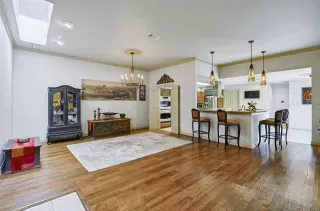 Photo #5: 21199867 Listing 