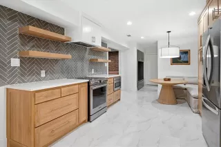 Photo #6: 21200198 Listing