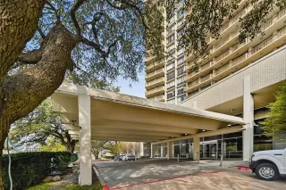 Photo #2: 21200312 Listing