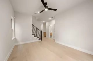 Photo #4: 21200371 Listing 