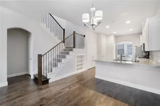 Photo #2: 21200447 Listing 