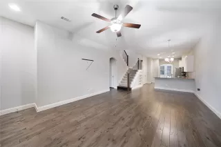 Photo #5: 21200447 Listing 