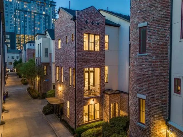 MLS: 21200569 Condo For Sale