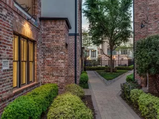 Photo #3: 21200569 Listing 