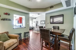 Photo #5: 21200573 Listing 