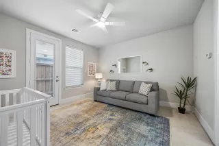 Photo #6: 21200720 Listing 