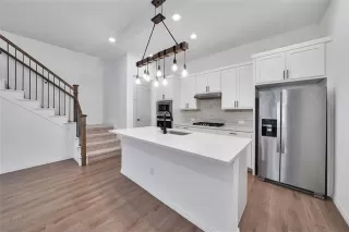 Photo #4: 21200829 Listing