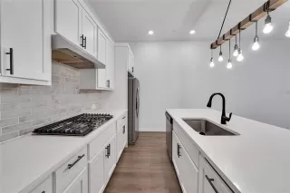 Photo #6: 21200829 Listing