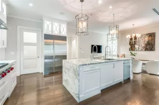 Photo #6: 21200918 Listing 