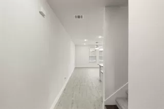 Photo #4: 21201126 Listing 